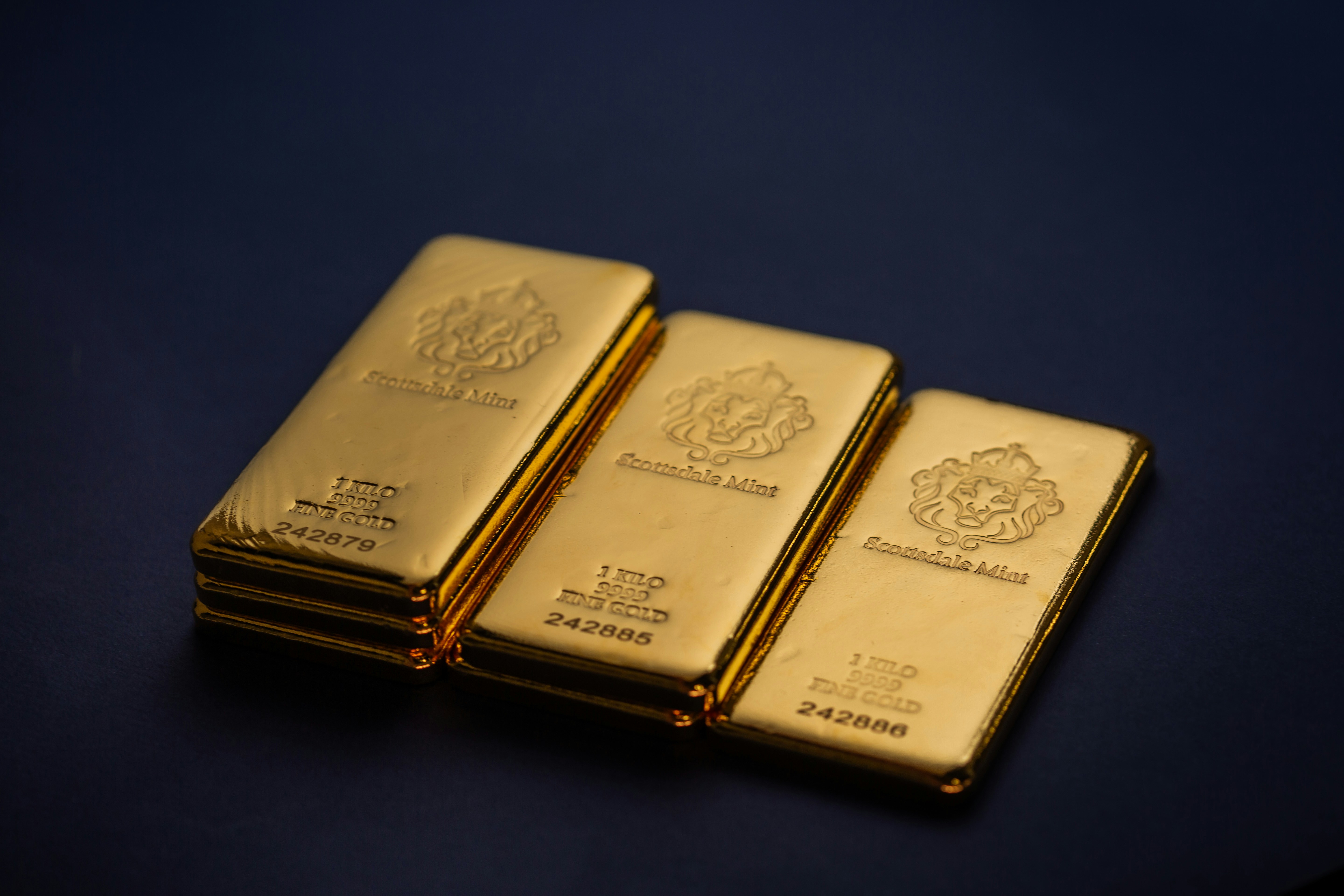 Gold bullion and collectible metal